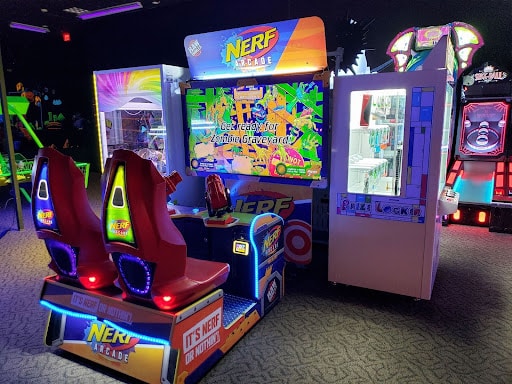 Arcade games at monster mini golf denver