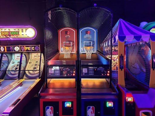 Basketball hoops at monster mini golf denver