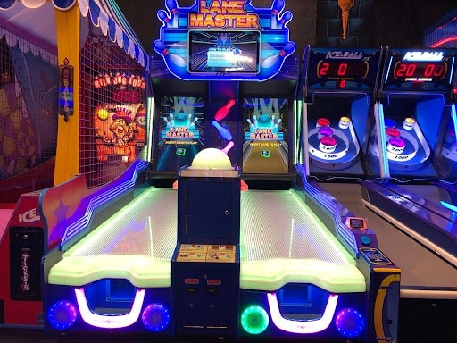 Gastonia Arcade 1 Lane master group event game at monster mini golf gastonia.