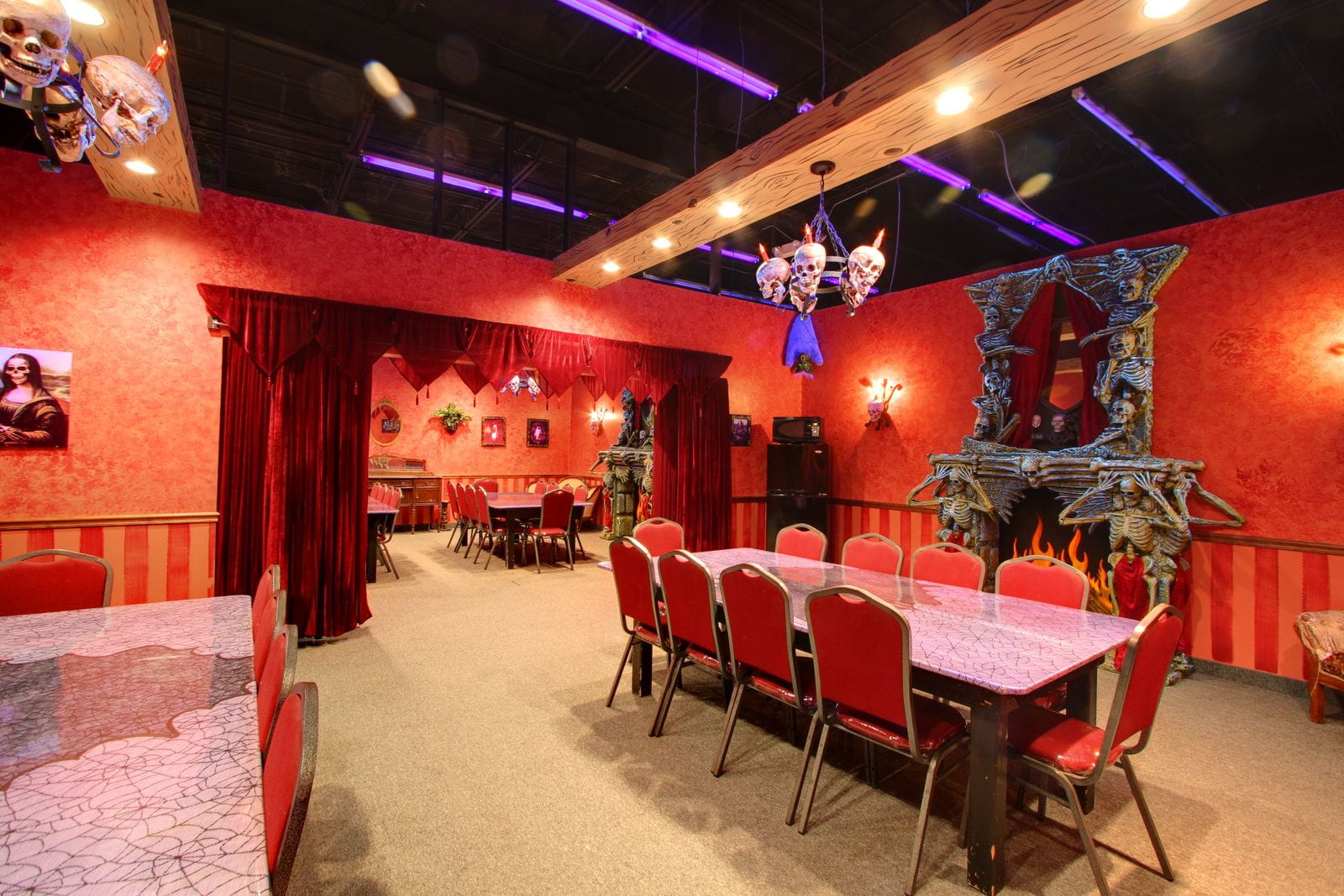 Arcade In Eatontown 9 A private haunted mansion event room at monster mini golf.